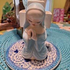Ceramic Wall Pocket Water Font Praying Nun/ Mary Figurine
